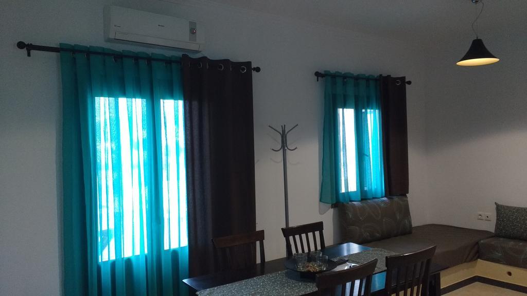 Vazeos Apartments Картерадос Екстериор снимка