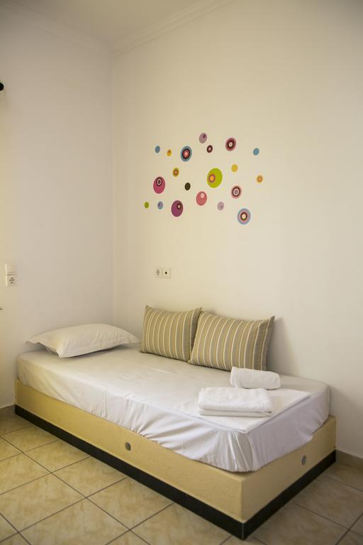 Vazeos Apartments Картерадос Екстериор снимка